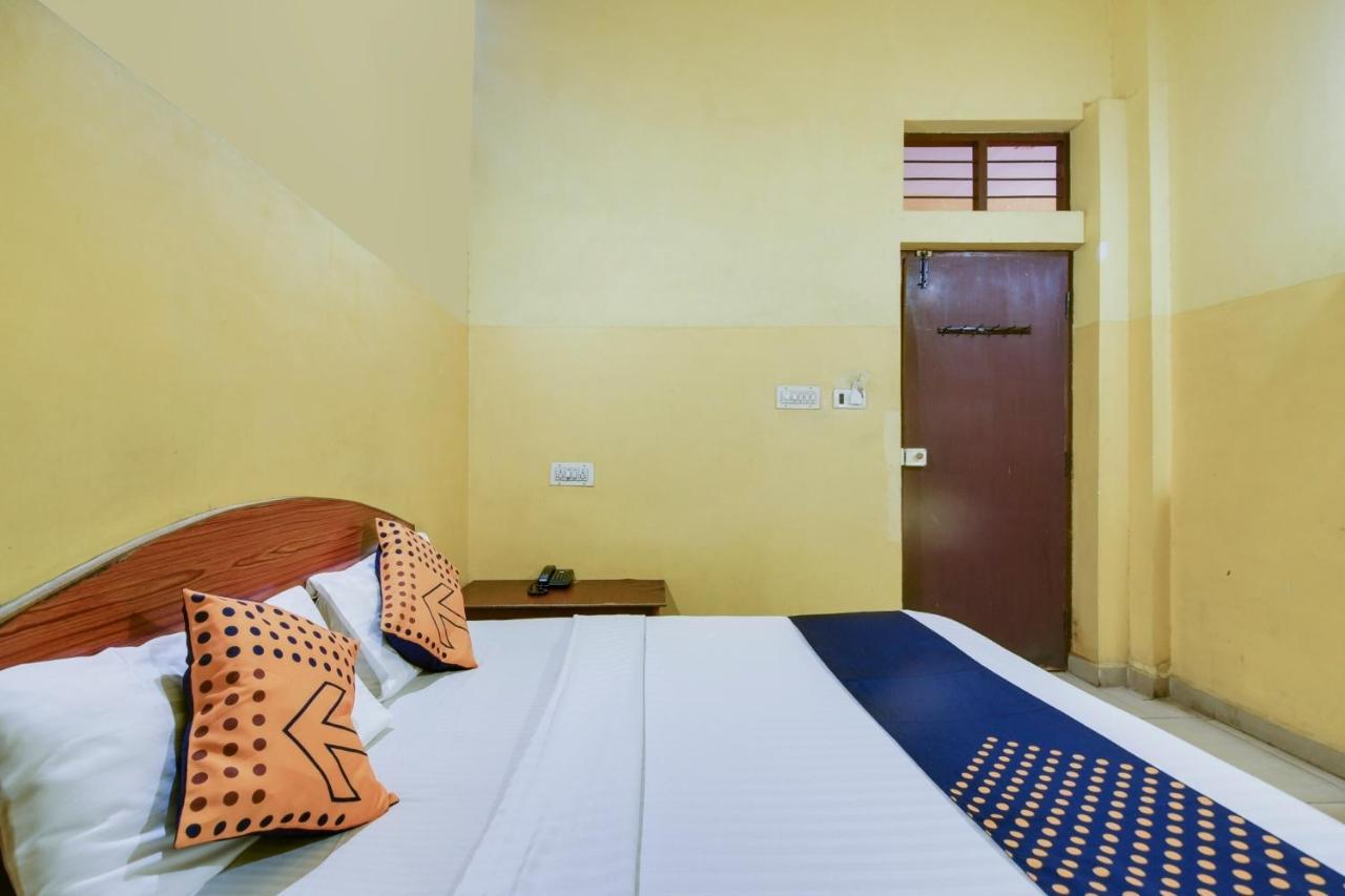 Spot On 74228 Galaxy Comforts Hotel Narasimharaja Puram Exterior photo